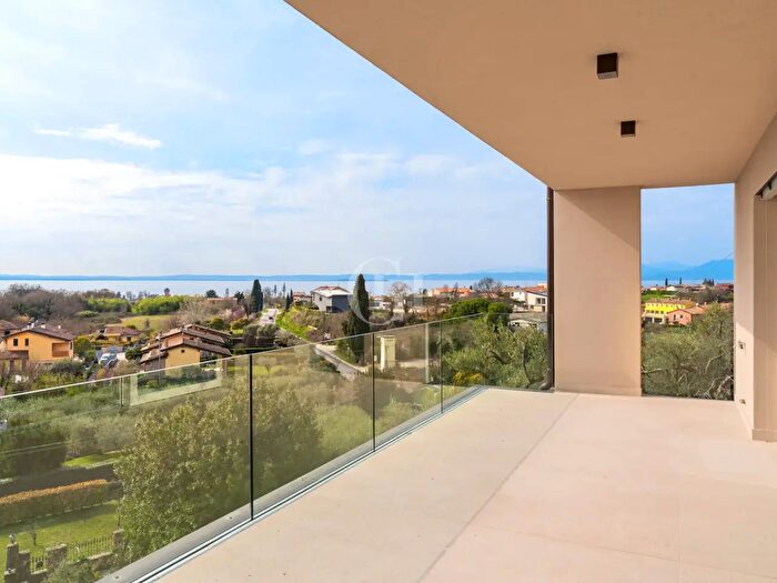 Appartamento trilocale in vendita in Lazise