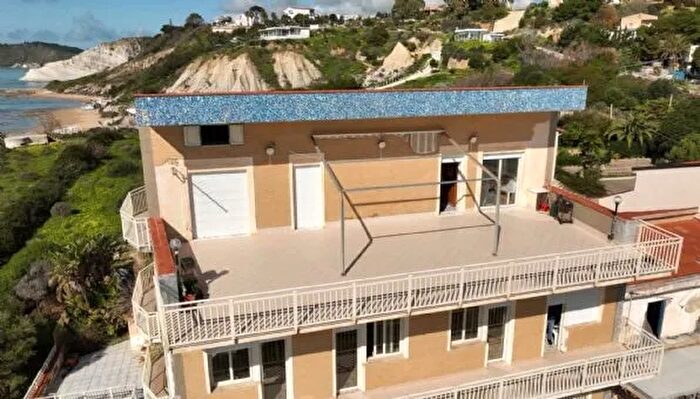 Casa con 16 locali in vendita in Punta Grande Realmonte, Realmonte