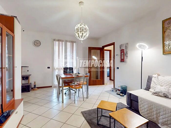 Appartamento trilocale in vendita in Via Azuchi, Mantova