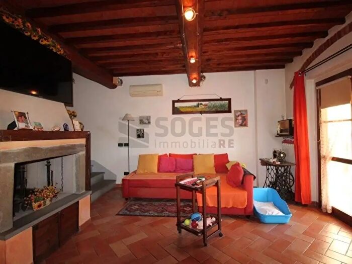 Casa quadrilocale in vendita in Via Urbinese, Castelfranco Piandiscò