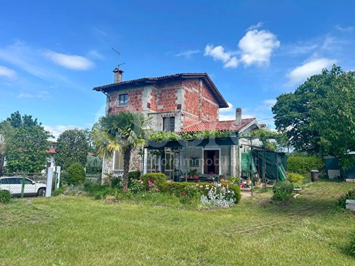 Casa con 7 locali in vendita in Via Montello, Tricesimo