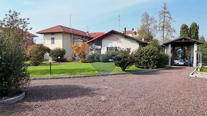 Case in Vendita e in Affitto - 2