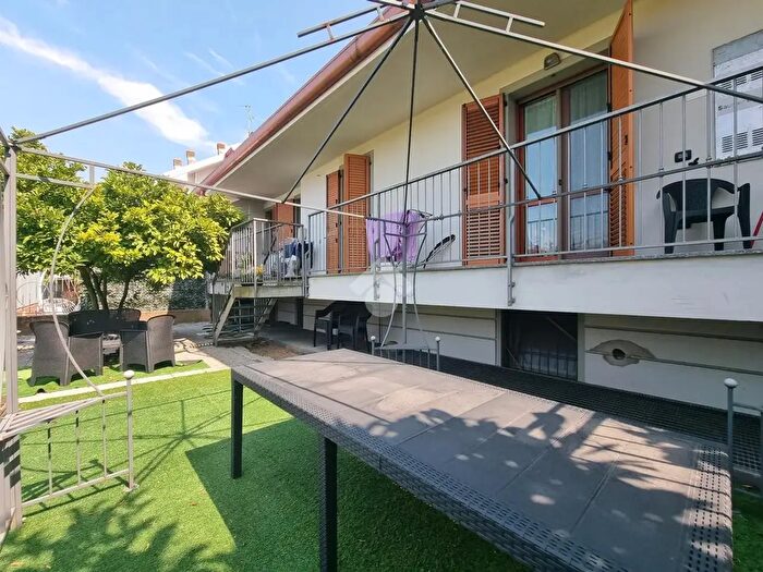 Casa con 5 locali in vendita in Via Fratelli Cervi, Carugate