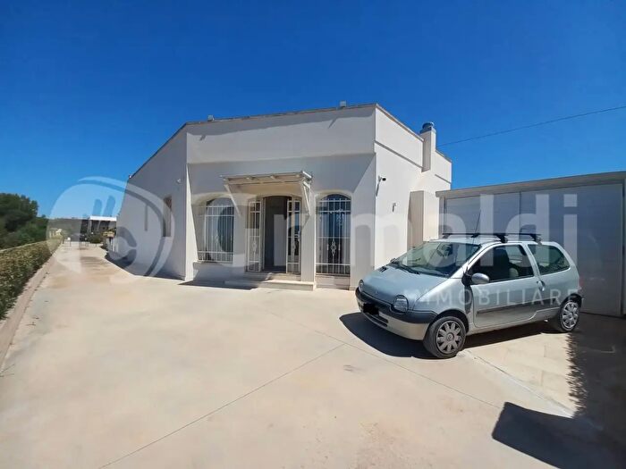Casa trilocale in vendita in Via Brinn, Ugento