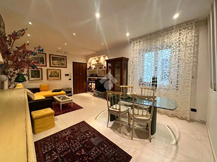 Appartamento trilocale in vendita in Piazza Antonio Caputi, Crotone