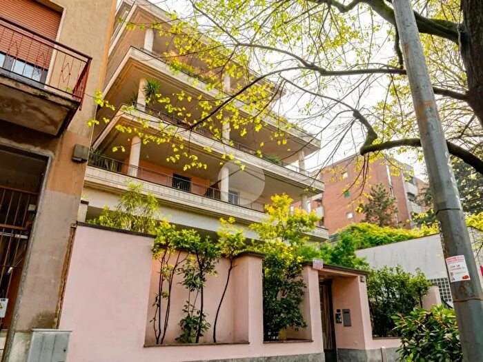 Appartamento quadrilocale in vendita in Via Bernardo Zamagna, Milano