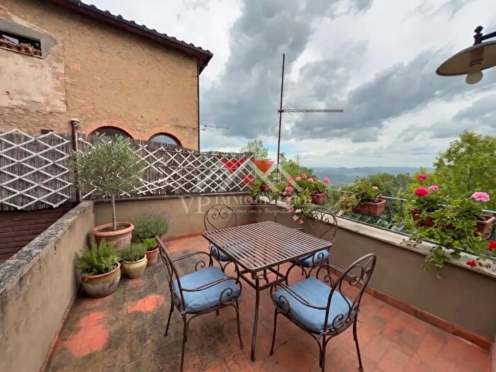 Appartamento con 5 locali in vendita in Pomarance