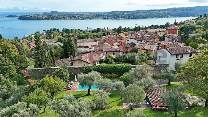 Casa con 7 locali in vendita in Via della Chiesa, Gardone Riviera