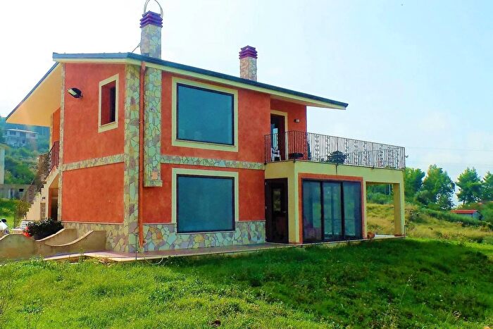 Casa con 8 locali in vendita in Via Romitello a Borgetto, Borgetto