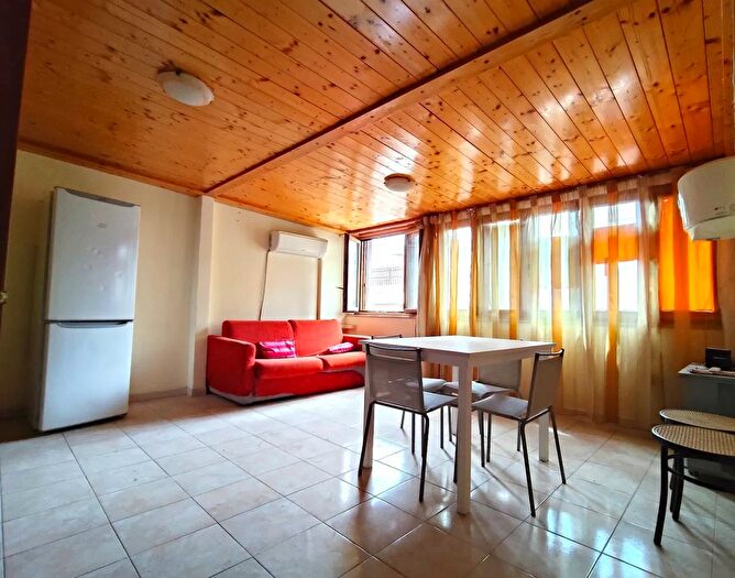 Casa con 8 locali in vendita in Via Rossini, San Severo