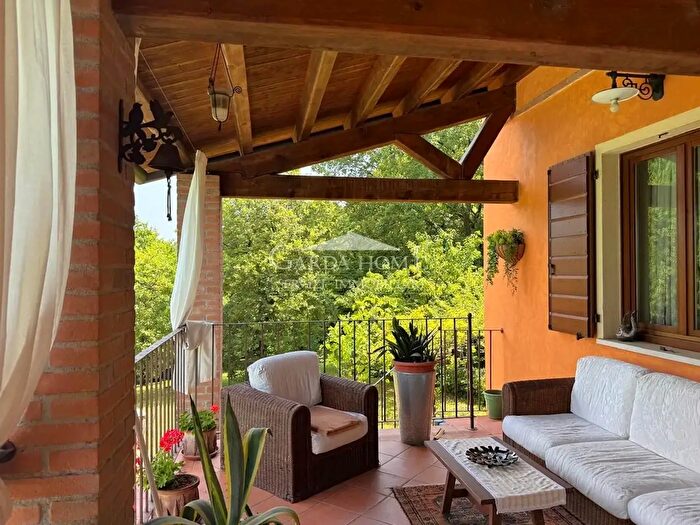 Casa con 8 locali in vendita in Viale Guglielmo Marconi, Desenzano Del Garda