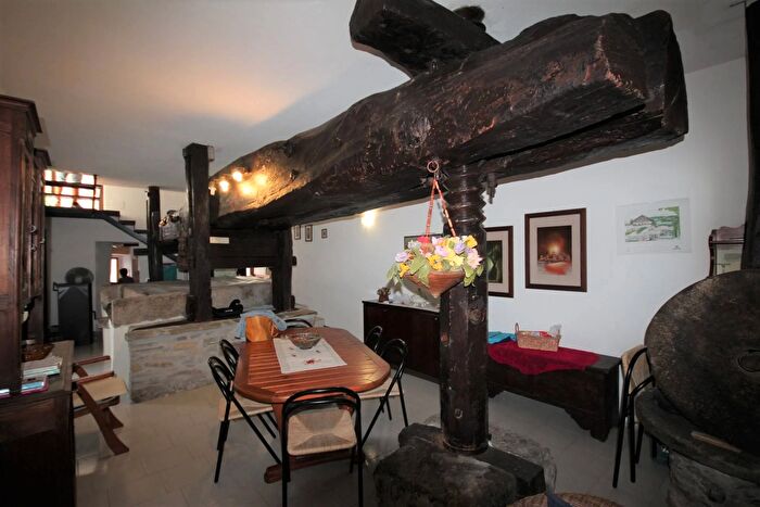 Casa trilocale in vendita in Frazione Cassino, Cannero Riviera