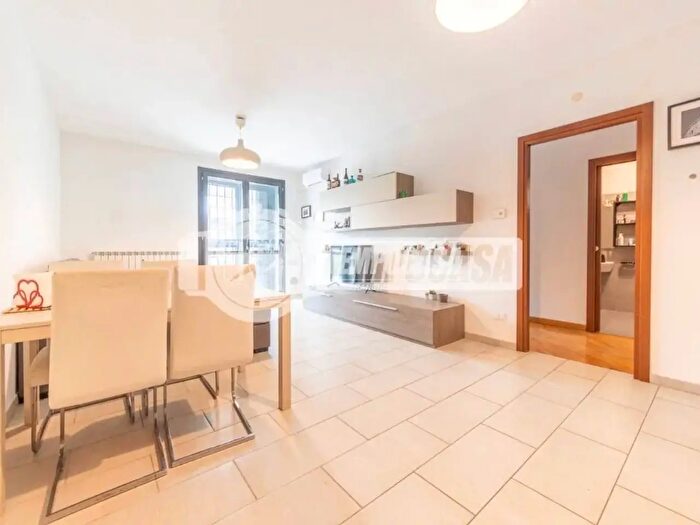 Appartamento trilocale in vendita in Roma