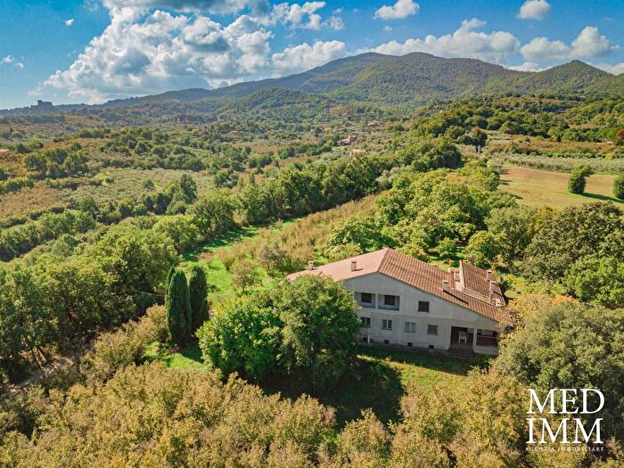 Casa con 20 locali in vendita in Contrada Loreto, Soriano Nel Cimino
