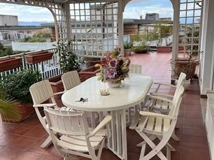 Appartamento con 6 locali in affitto in Via Carlo Giovanni Sforza, Avenza, Carrara