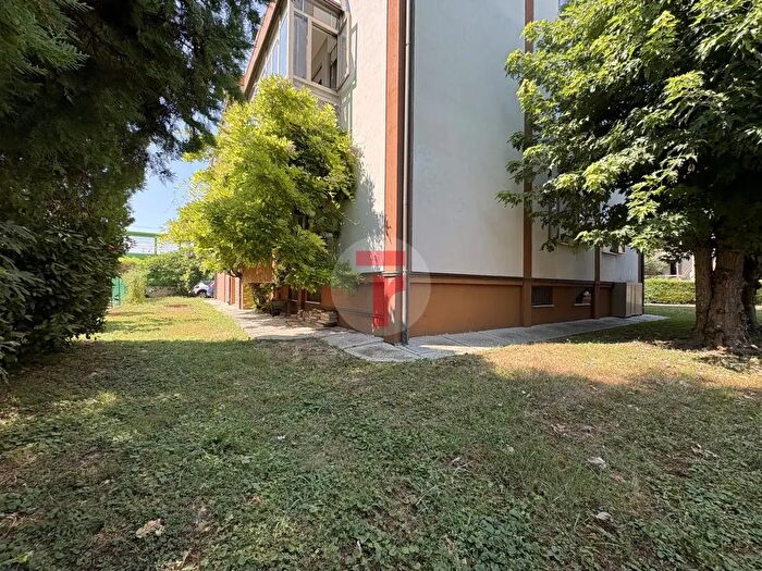 Appartamento quadrilocale in vendita in Via Jacopo della Quercia, Padova