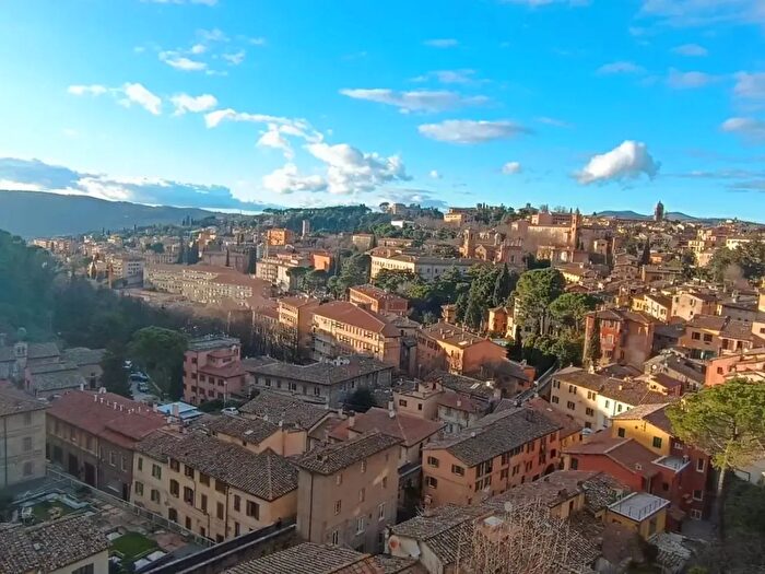 Appartamento con 5 locali in vendita in Perugia
