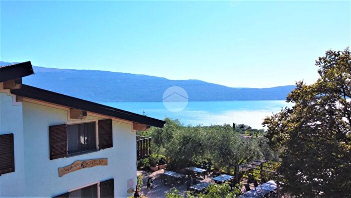 Casa con 20 locali in vendita in Via Castello, Toscolano Maderno