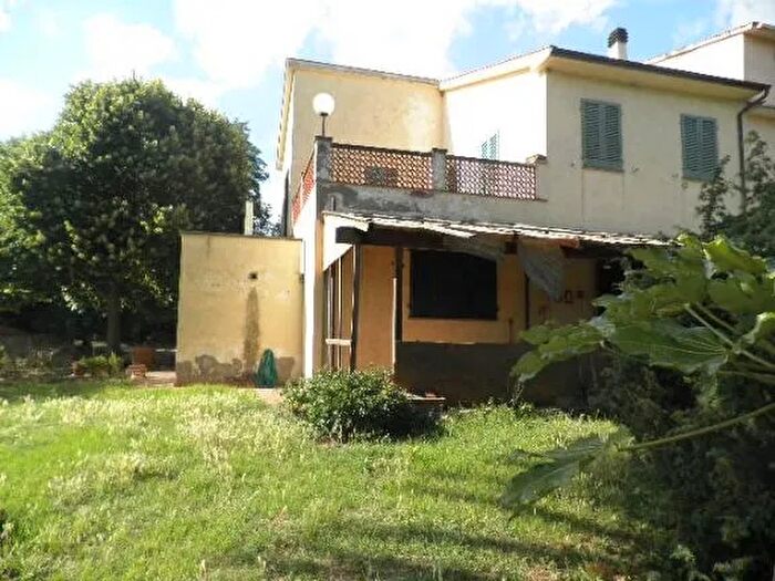 Appartamento con 8 locali in vendita in Rosignano Marittimo