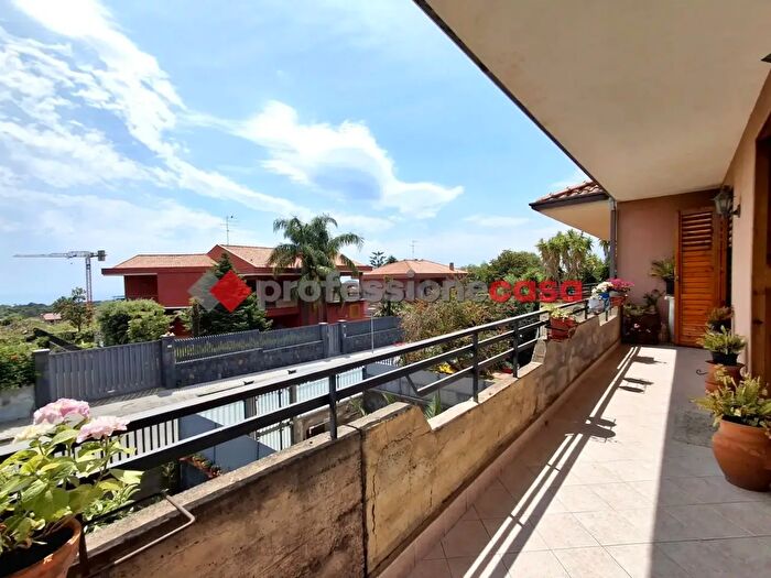 Appartamento trilocale in vendita in Via Antonello da Messina, Viagrande