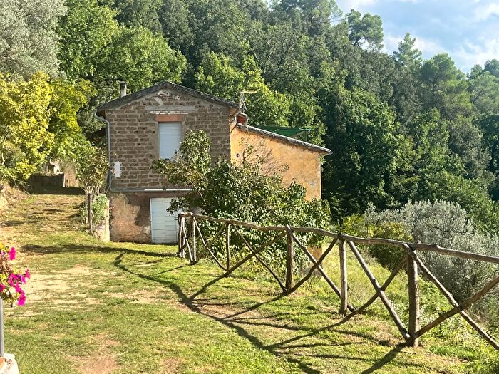 Casa con 6 locali in vendita in Terni