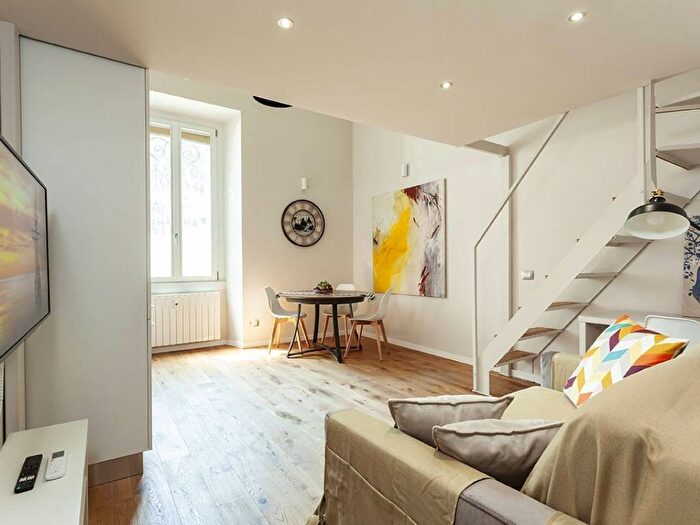 Appartamento monolocale in affitto in Via Burigozzo, Ticinese, Milano