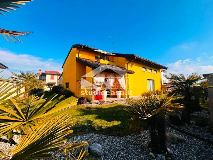 Casa con 5 locali in vendita in Via Bergamo, Crema