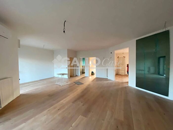 Appartamento con 5 locali in vendita in Via Gronchi Cosenza, Cosenza