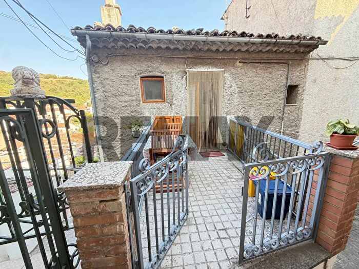 Casa trilocale in vendita in Via del Cipollaro, Campolieto