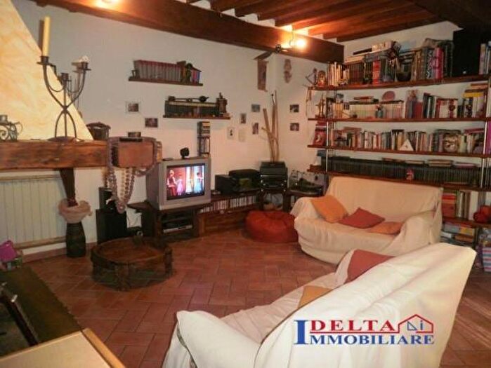 Casa con 5 locali in vendita in Castellina Marittima