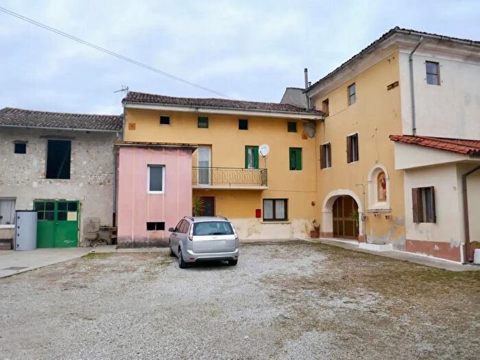 Casa con 5 locali in vendita in San Giorgio Della Richinvelda