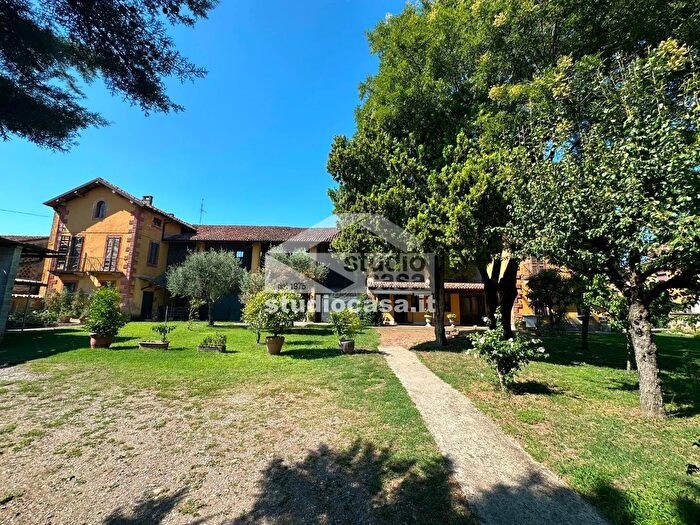 Casa con 15 locali in vendita in Piazza Chiesa, Trescore Cremasco