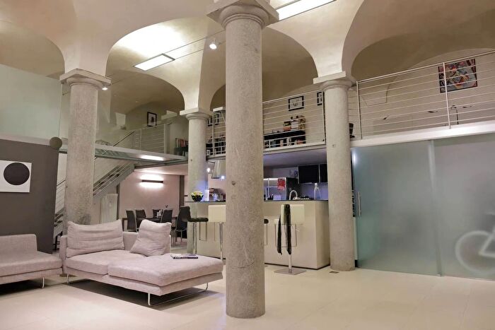 Appartamento con 5 locali in vendita in Via Camillo Benso di Cavour Torino, Torino