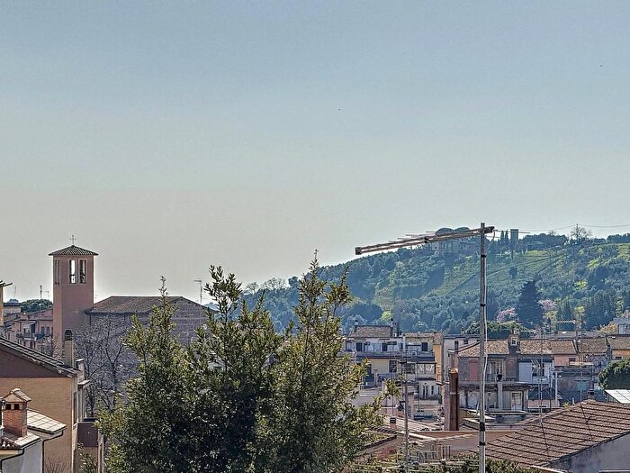 Appartamento trilocale in vendita in Via Reatina, Mentana