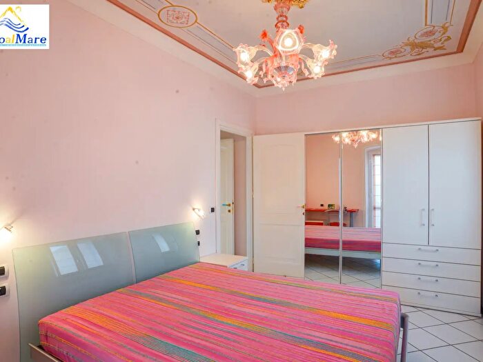 Appartamento trilocale in affitto in Via Aurelia, Vado Ligure