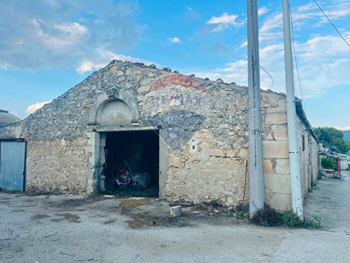 Casa bilocale in vendita in Contrada San Giacomo Montesano Snc, Modica