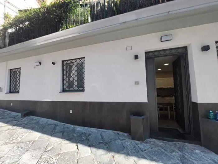 Appartamento trilocale in affitto in Via Alessandro Manzoni, Napoli