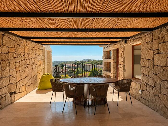 Appartamento quadrilocale in vendita in Arzachena