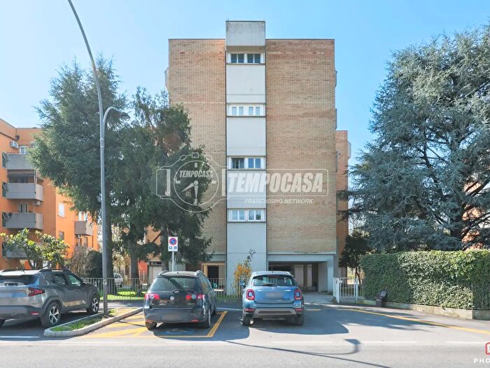 Appartamento con 5 locali in vendita in Via Dini E Salvalai, Massa Lombarda