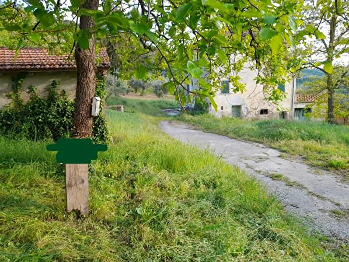 Casa con 6 locali in vendita in Via La Pieve, Saludecio