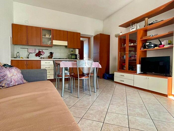 Appartamento bilocale in affitto in Via Carlo Farini, Farini, Milano