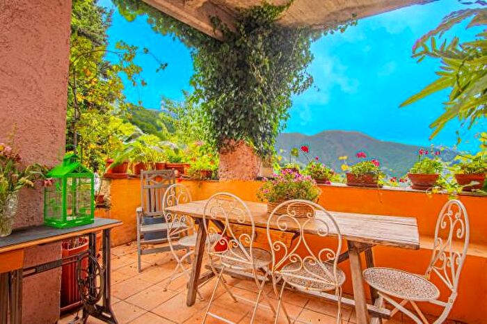 Casa con 6 locali in vendita in Via Terisso, Ne