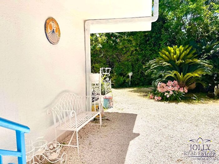 Casa con 10 locali in vendita in Via Senigallia, Siracusa
