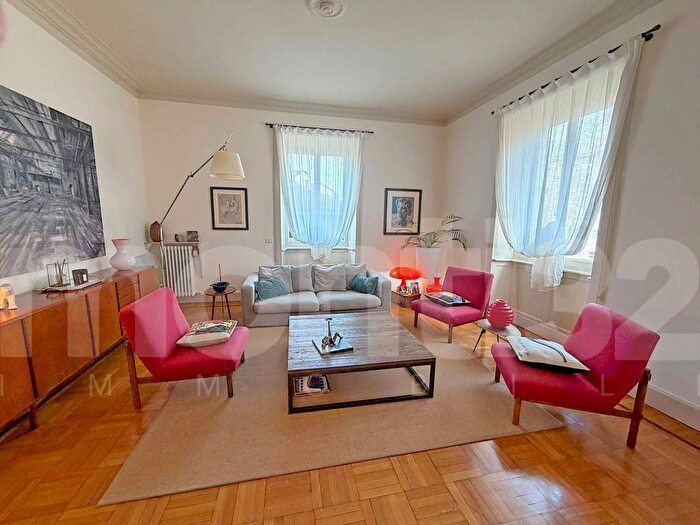 Appartamento con 5 locali in affitto in Via San Giovanni sul Muro, Cadorna Castello, Milano