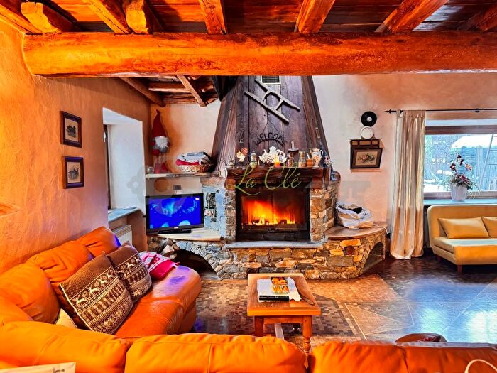 Appartamento quadrilocale in vendita in Via Cesare Ollietti, La Salle