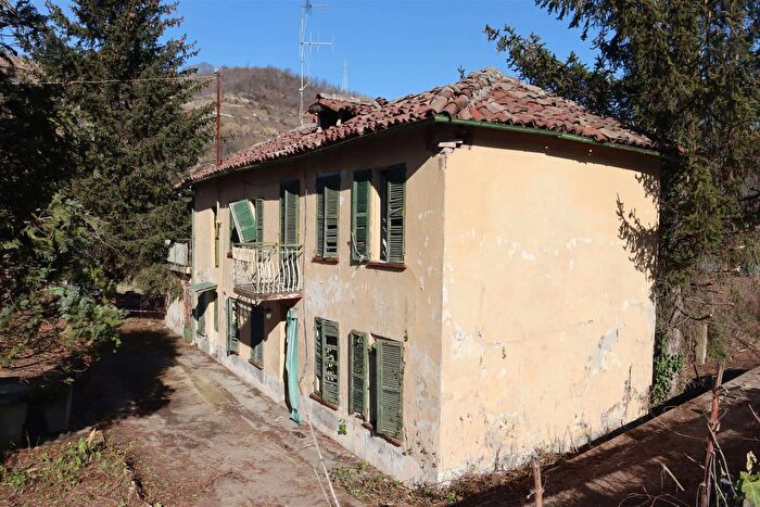 Casa con 5 locali in vendita in Santo Stefano Belbo Cuneo, Santo Stefano Belbo