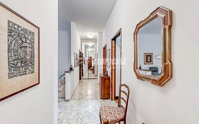 Appartamento trilocale in vendita in Via Pergine, Milano