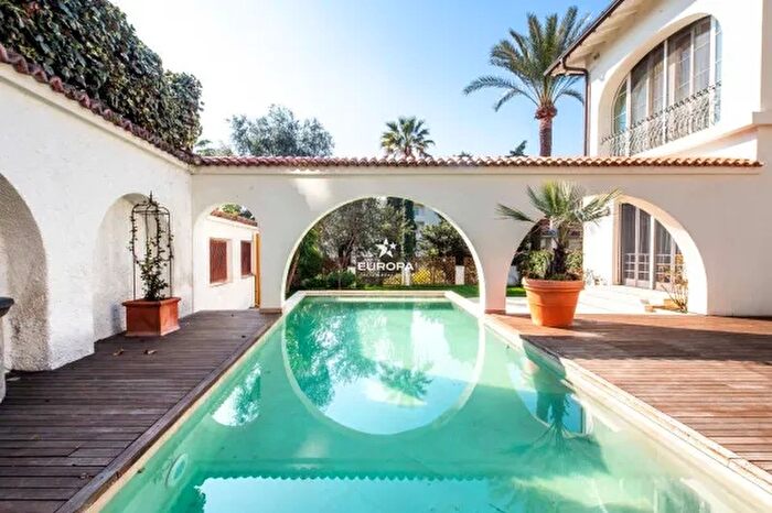 Casa con 6 locali in vendita in Corso degli Inglesi, Sanremo