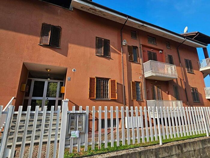 Appartamento con 5 locali in vendita in Via Calcini, Valenzani, Castagnole Monferrato