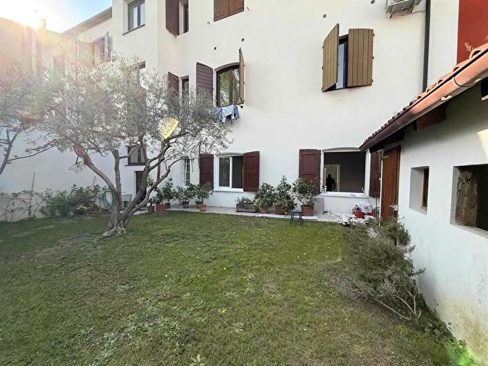 Appartamento con 6 locali in vendita in Via Galilei, Vicenza